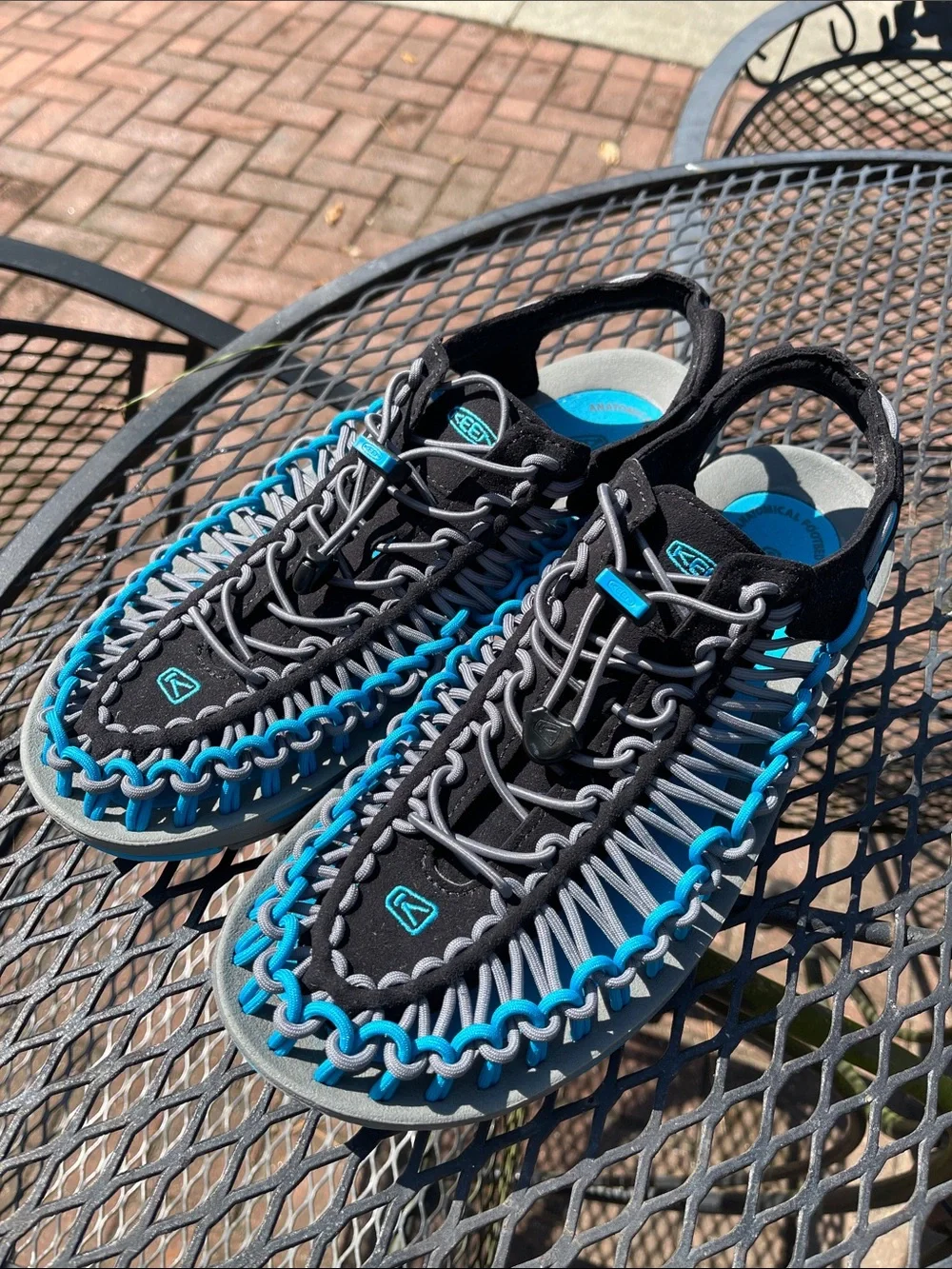 Keen UNEEK Men's Outdoor Sandal Black/Blue US Size 11.5 Worn 3-4 times